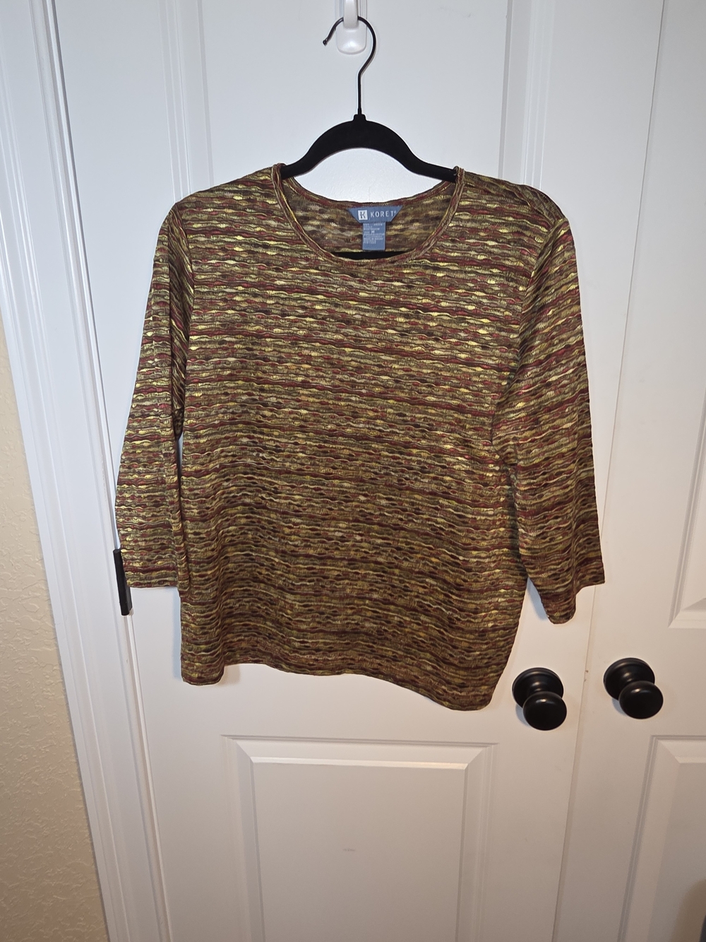 Koret Multicolor Crewneck Knit Top in Olive, Gold & Burgundy
